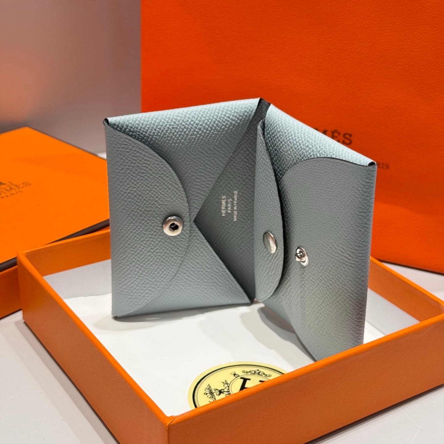 CALVI DUO COMPACT CARD HOLDER IN ASH GRAY EPSOM CALFSKIN