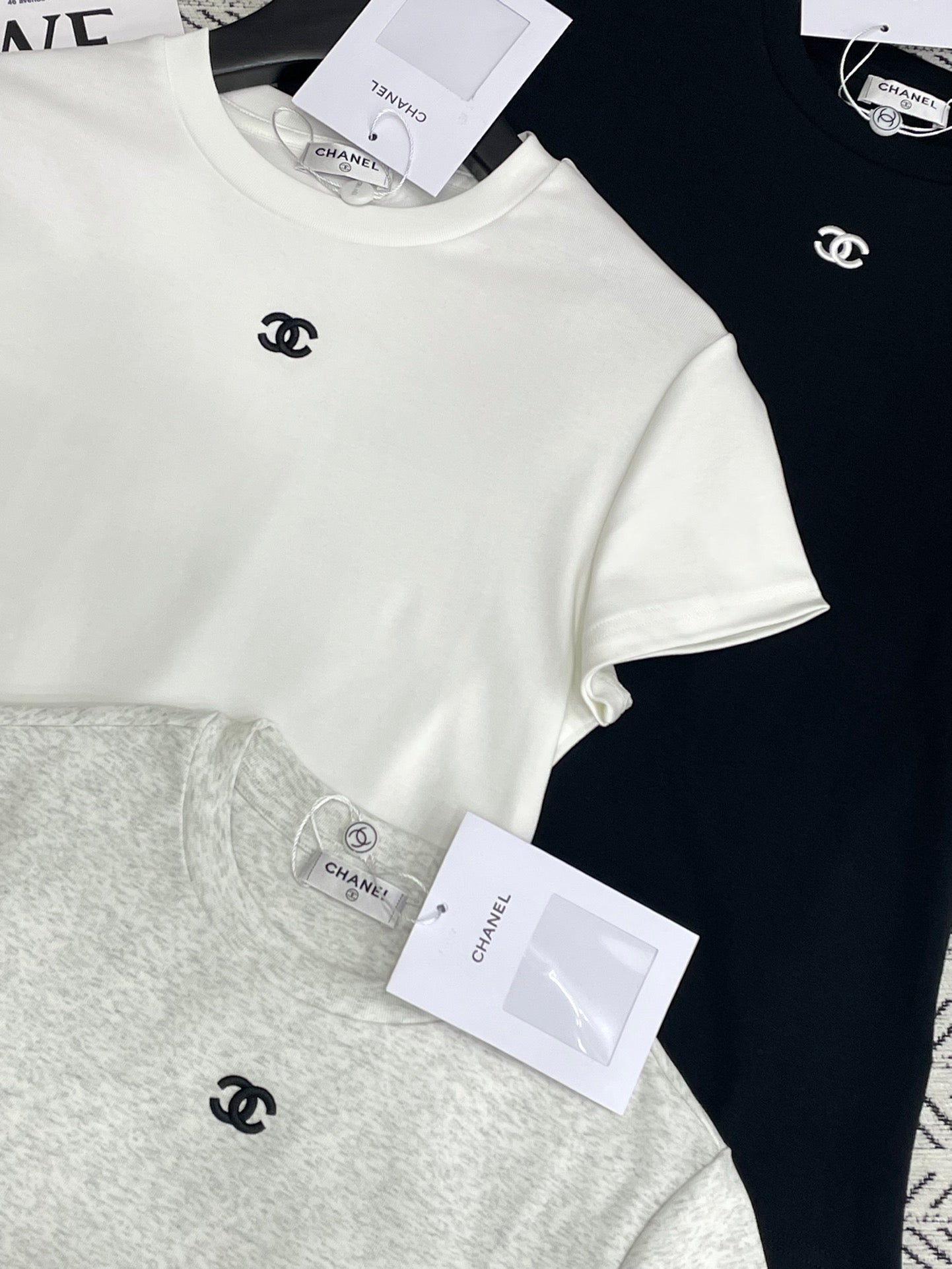 CHANEL T-SHIRT STYLE 77