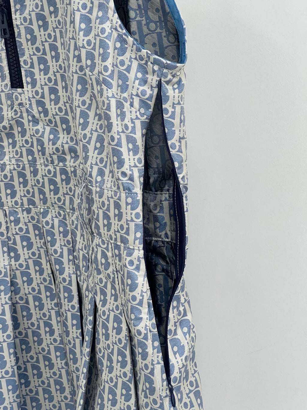DIOR 26S SLEEVELESS FIT-AND-FLARE DRESS 1420