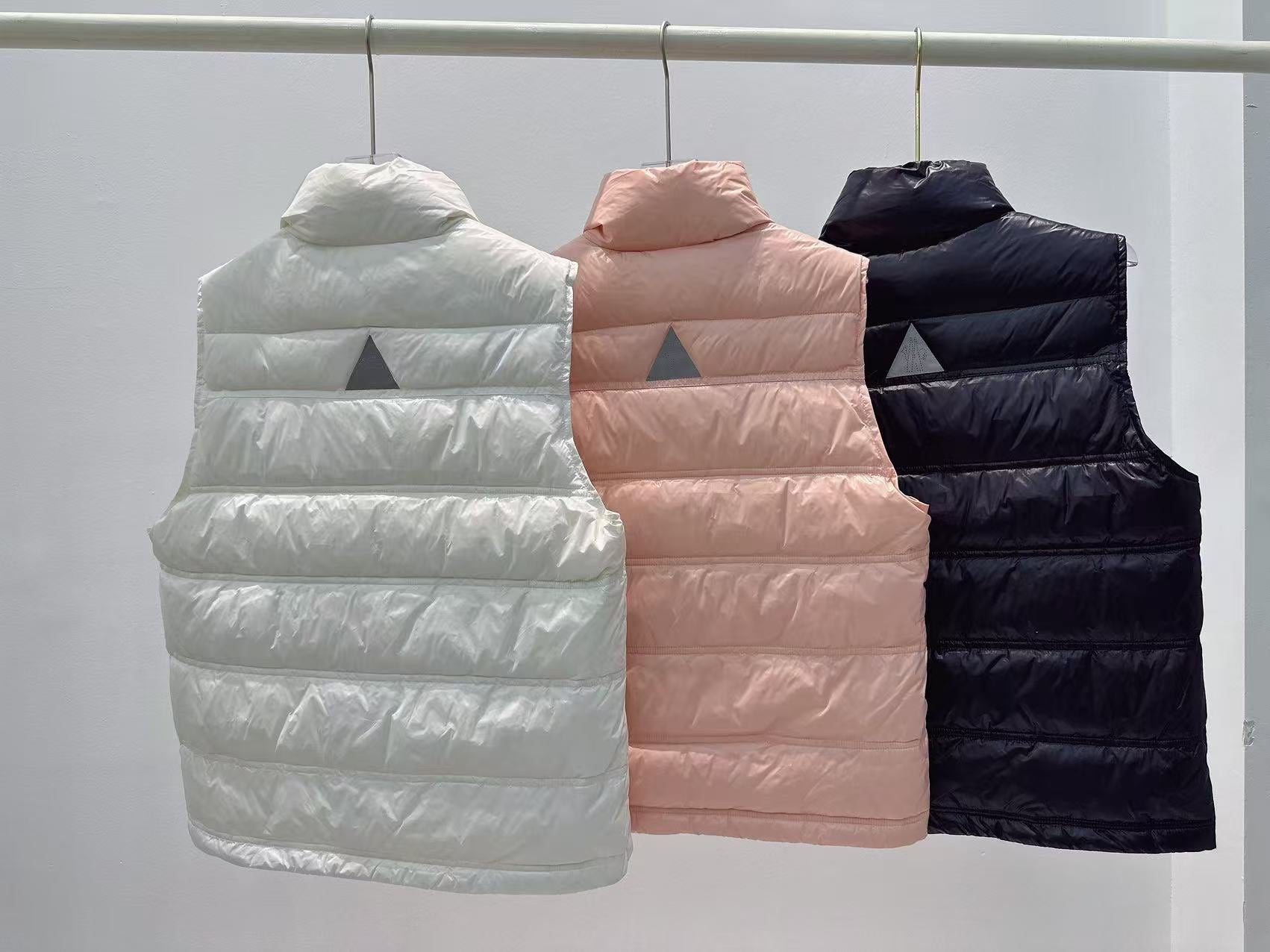 MONCLER 25S DOWN VEST IN WHITE 031