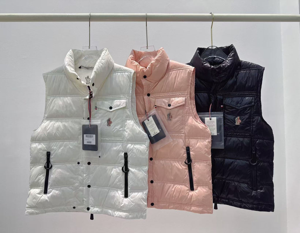 MONCLER 25S DOWN VEST IN WHITE 031