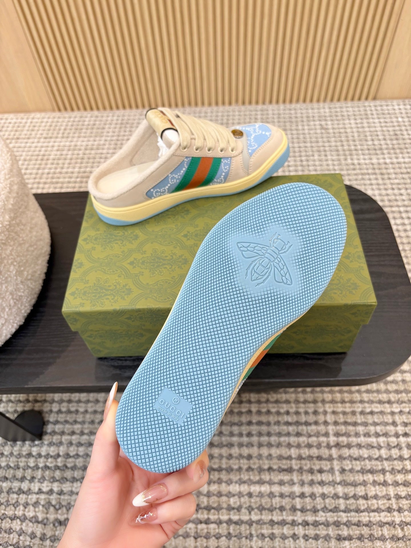 GUCCI 26S BACKLESS SNEAKERS IN BLUE CANVAS AND BEIGE LEATHER