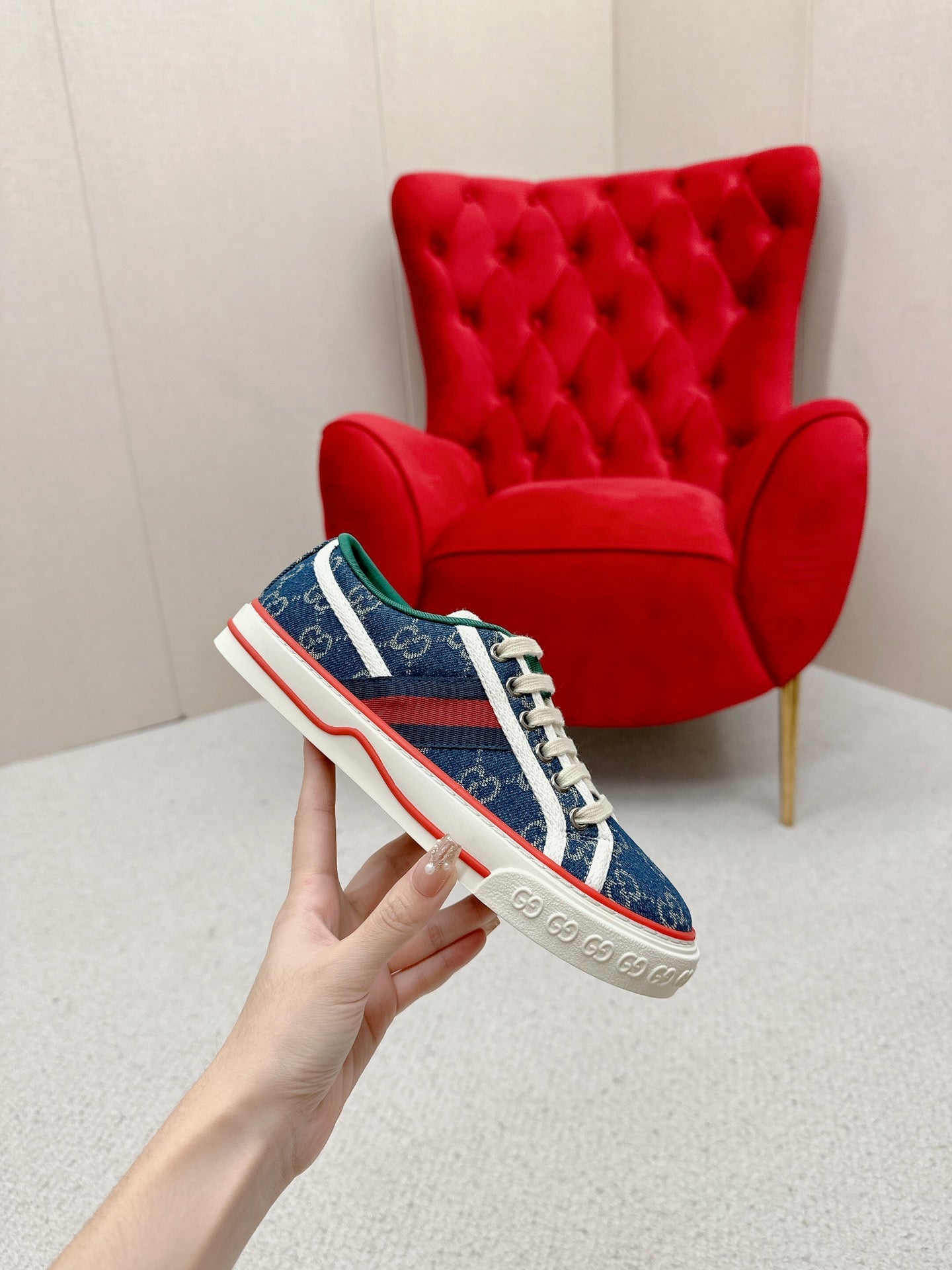 GUCCI 26S LOW TOP SNEAKERS IN BLUE DENIM STYLE 25