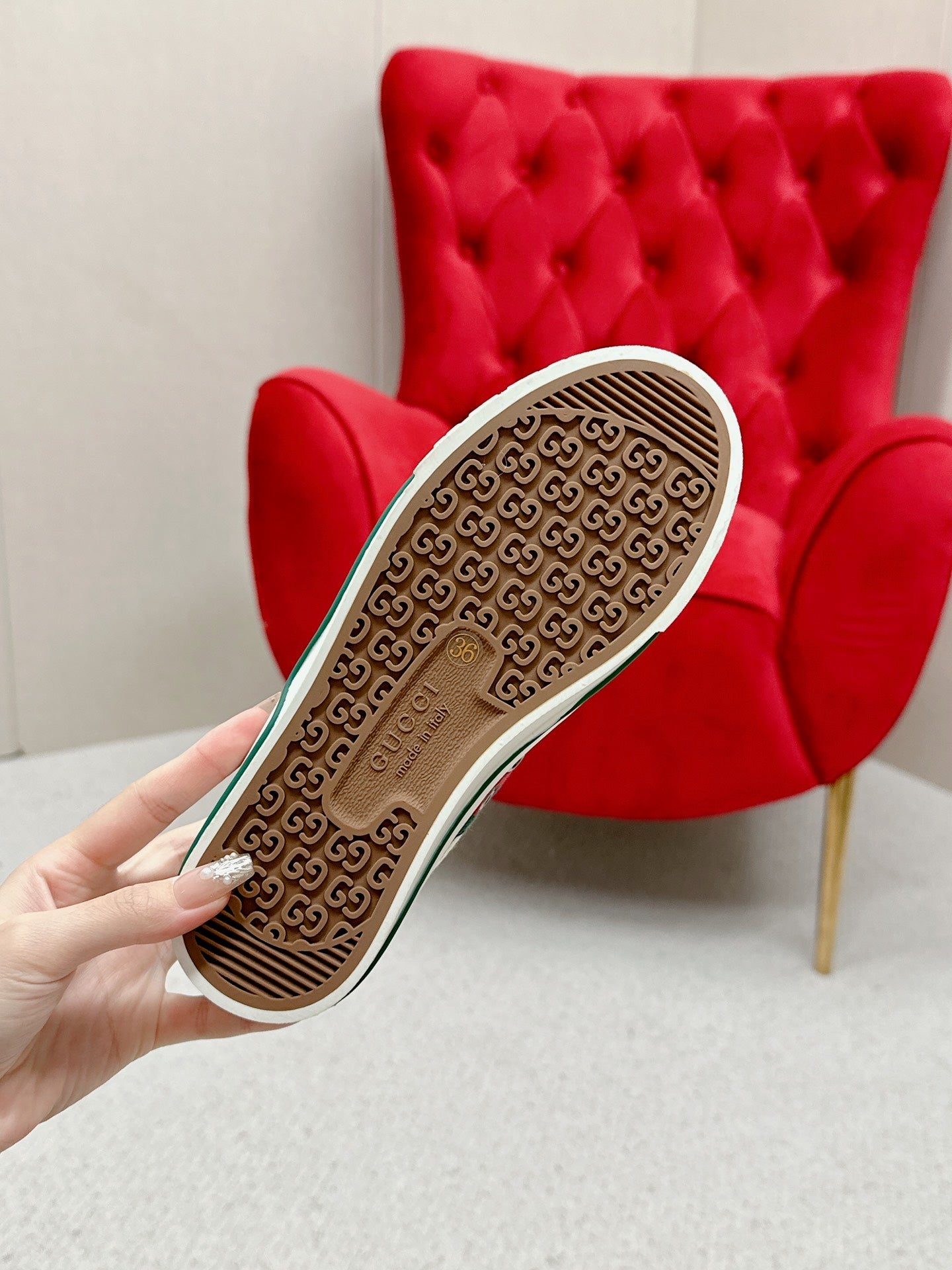 GUCCI 26S LOW TOP SNEAKERS IN BEIGE EBONY CANVAS STYLE 15