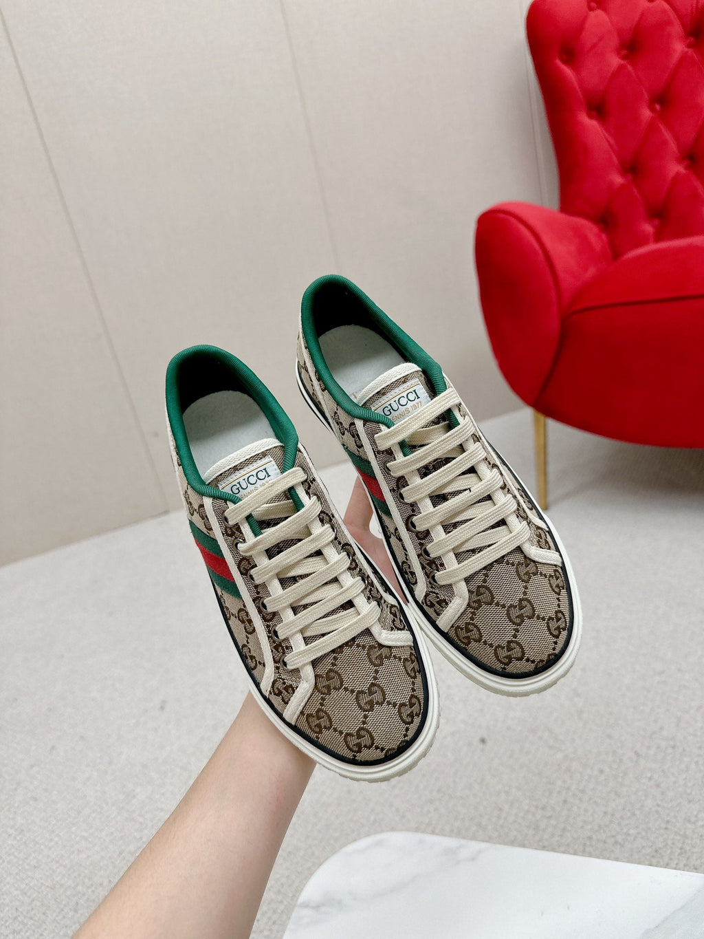 GUCCI 26S LOW TOP SNEAKERS IN BEIGE EBONY CANVAS STYLE 11