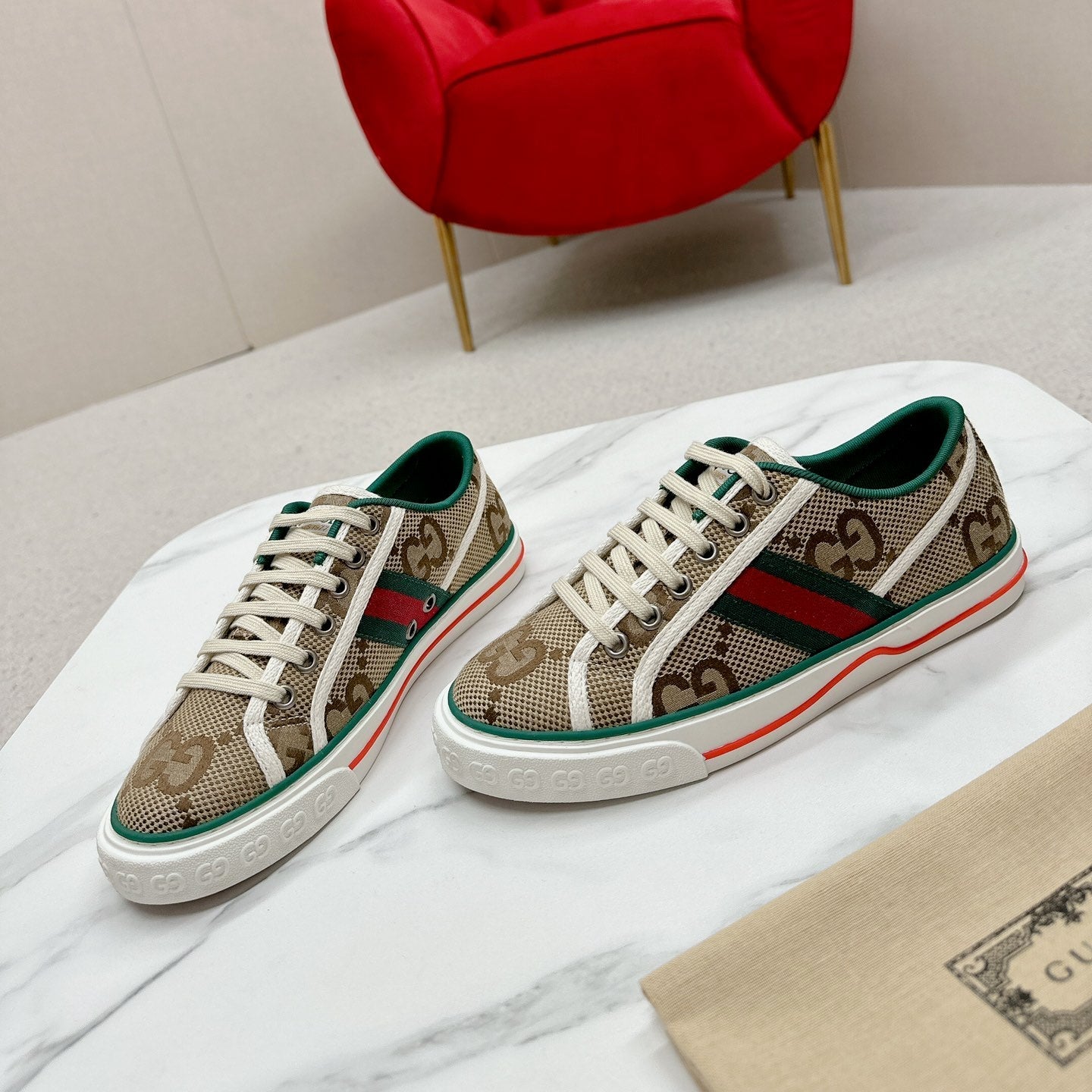 GUCCI 26S LOW TOP SNEAKERS IN BROWN CANVAS STYLE 23