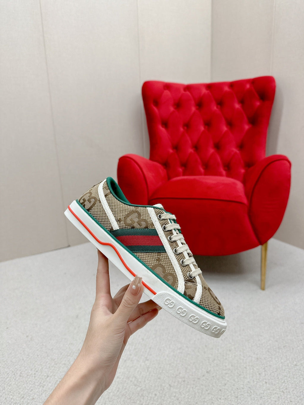GUCCI 26S LOW TOP SNEAKERS IN BROWN CANVAS STYLE 23