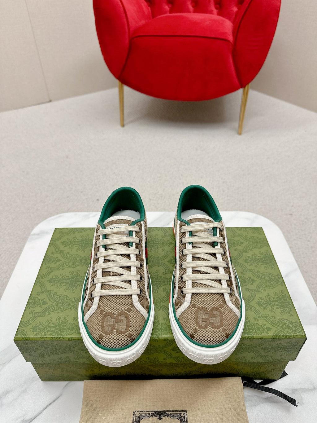 GUCCI 26S LOW TOP SNEAKERS IN BROWN CANVAS STYLE 23