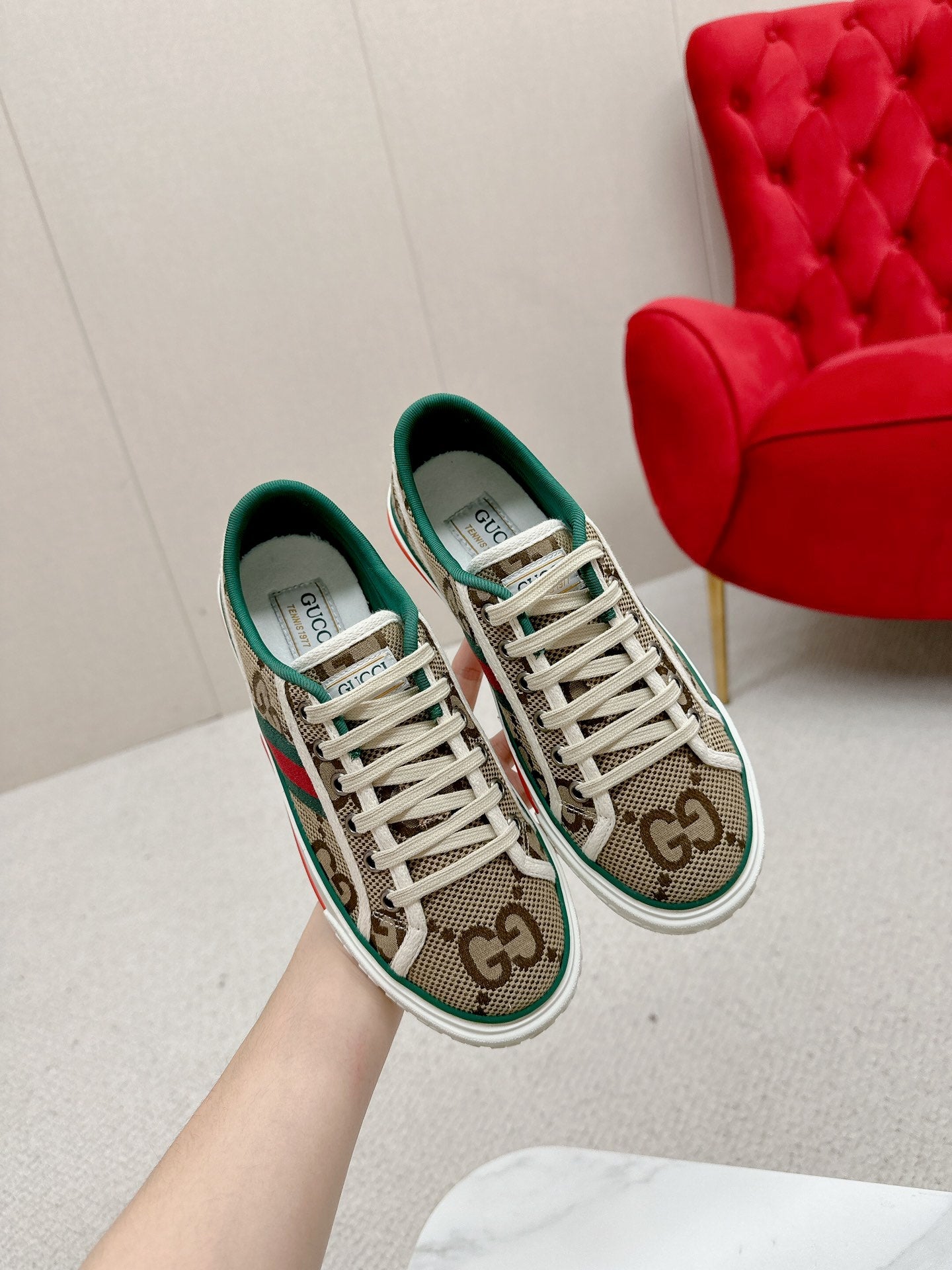 GUCCI 26S LOW TOP SNEAKERS IN BROWN CANVAS STYLE 23