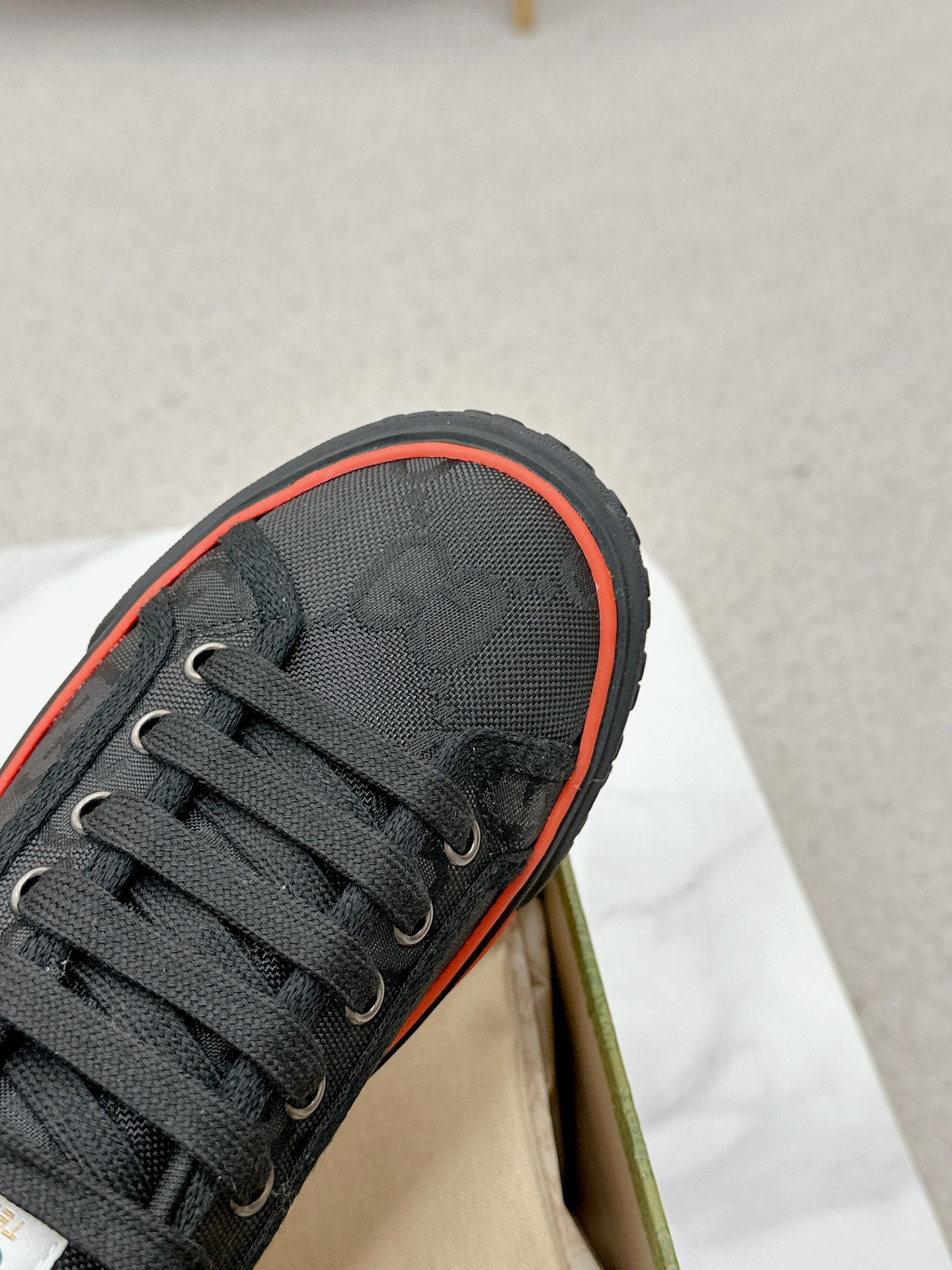GUCCI 26S LOW TOP SNEAKERS IN BLACK CANVAS STYLE 22