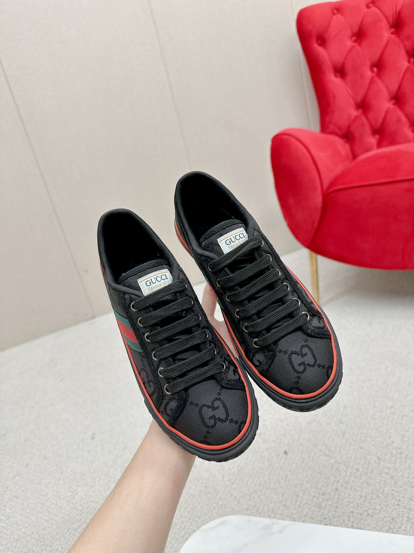 GUCCI 26S LOW TOP SNEAKERS IN BLACK CANVAS STYLE 22