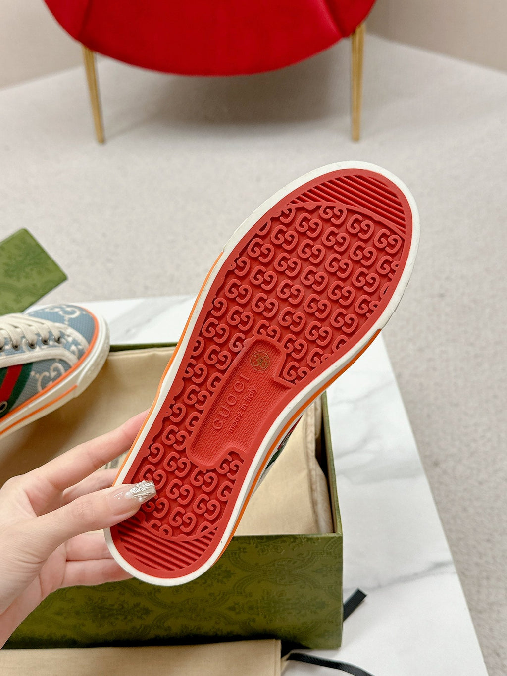 GUCCI 26S LOW TOP SNEAKERS IN LIGHT BLUE CANVAS STYLE 12