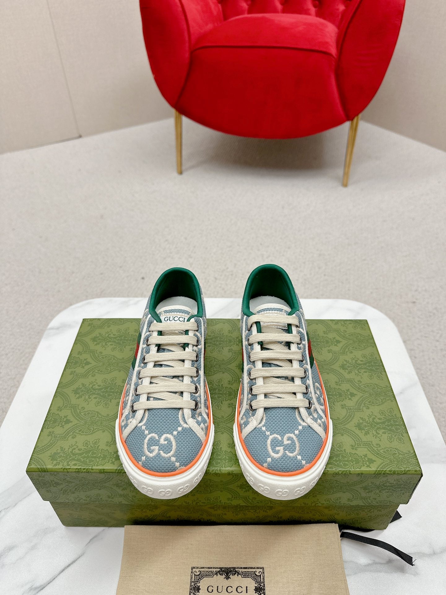 GUCCI 26S LOW TOP SNEAKERS IN LIGHT BLUE CANVAS STYLE 12