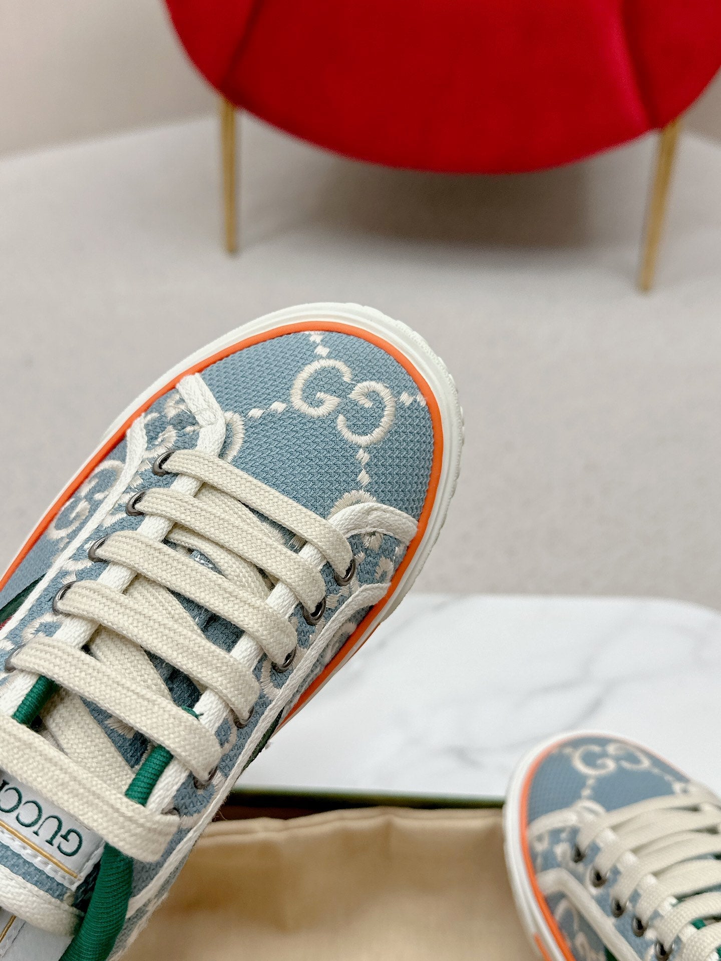GUCCI 26S LOW TOP SNEAKERS IN LIGHT BLUE CANVAS STYLE 12