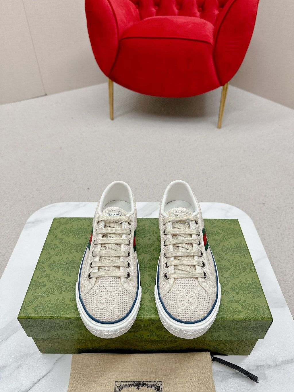 GUCCI 26S LOW TOP SNEAKERS IN IVORY WHITE CANVAS STYLE 08