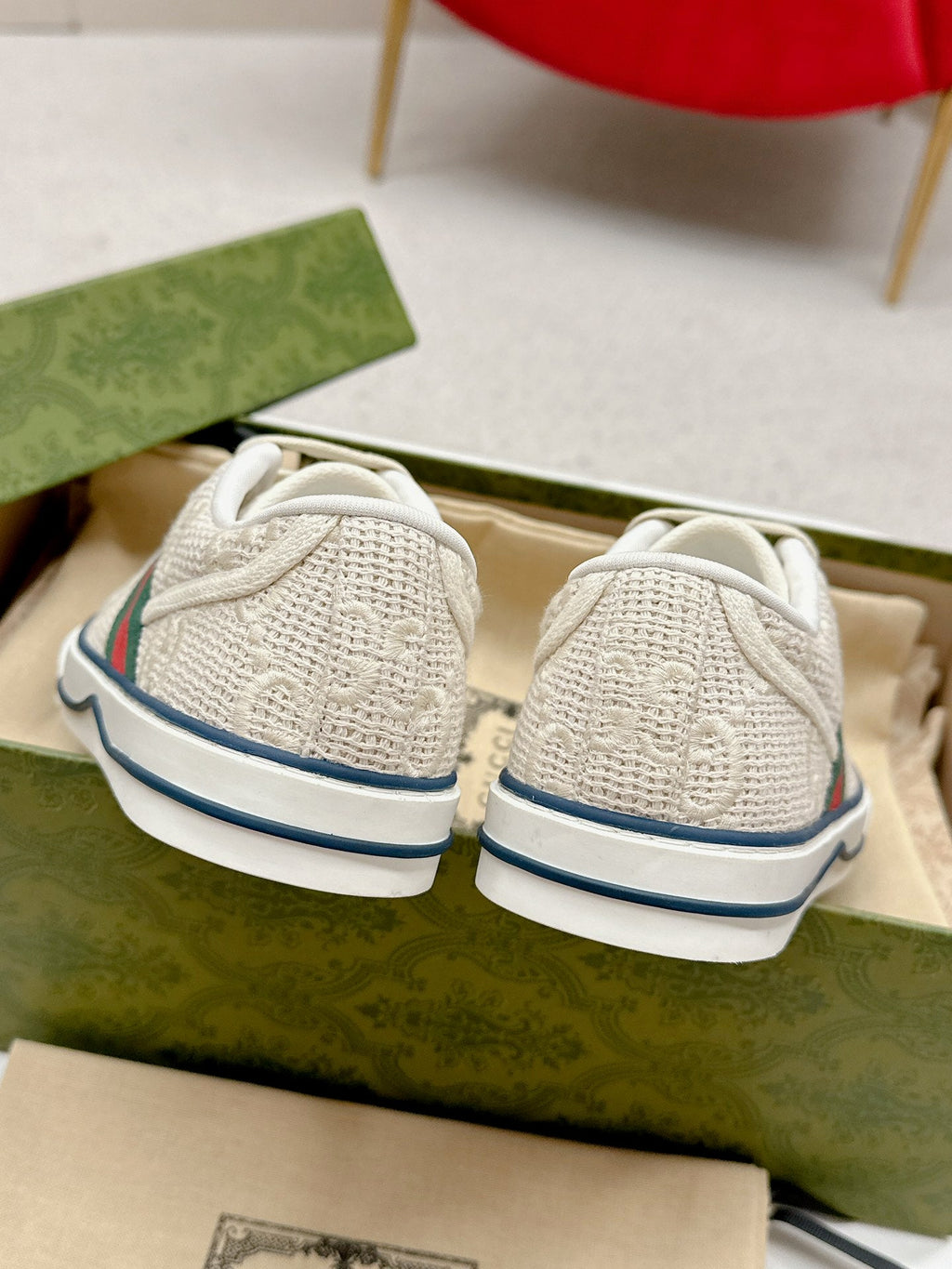 GUCCI 26S LOW TOP SNEAKERS IN IVORY WHITE CANVAS STYLE 08
