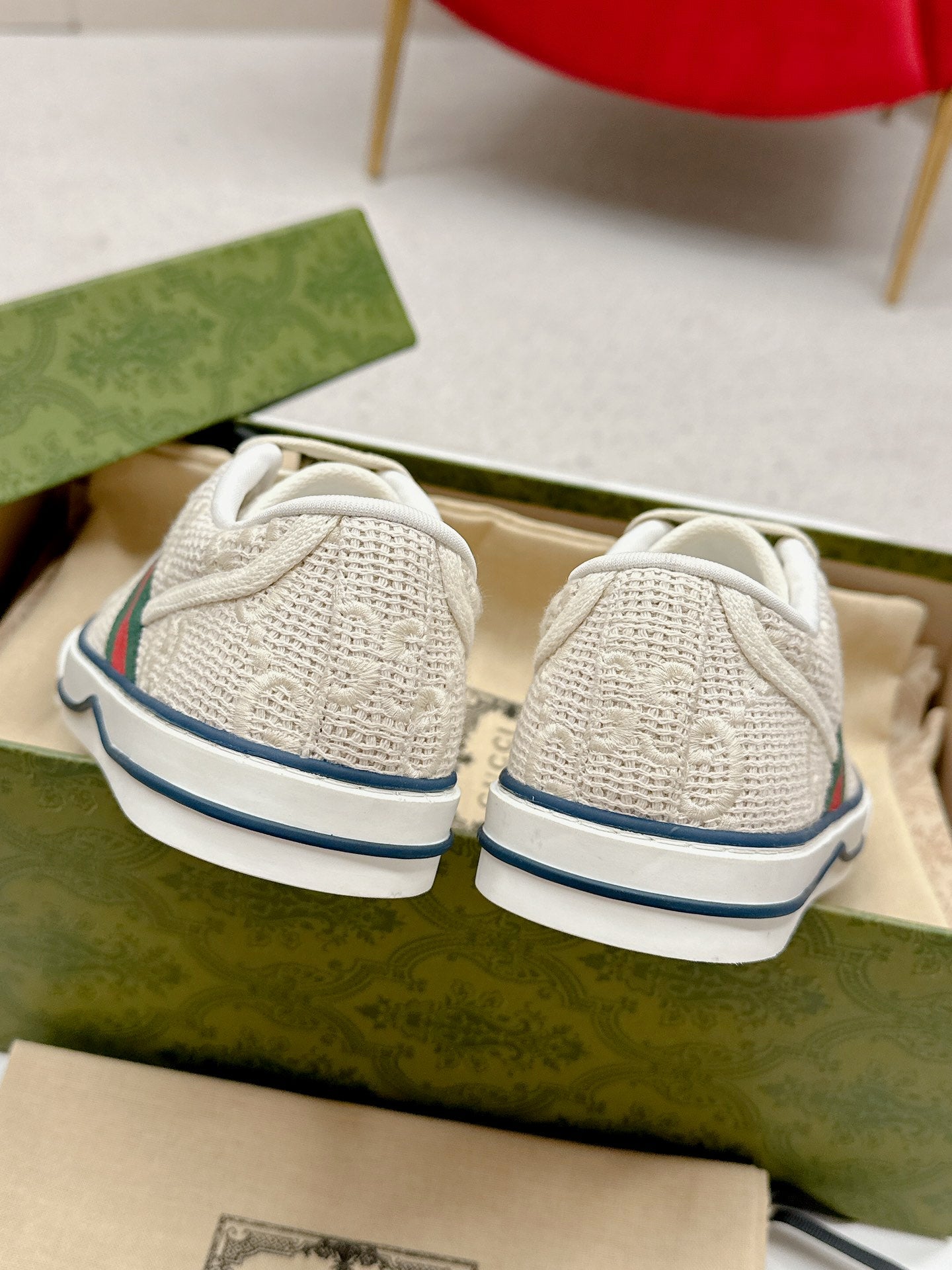 GUCCI 26S LOW TOP SNEAKERS IN IVORY WHITE CANVAS STYLE 08