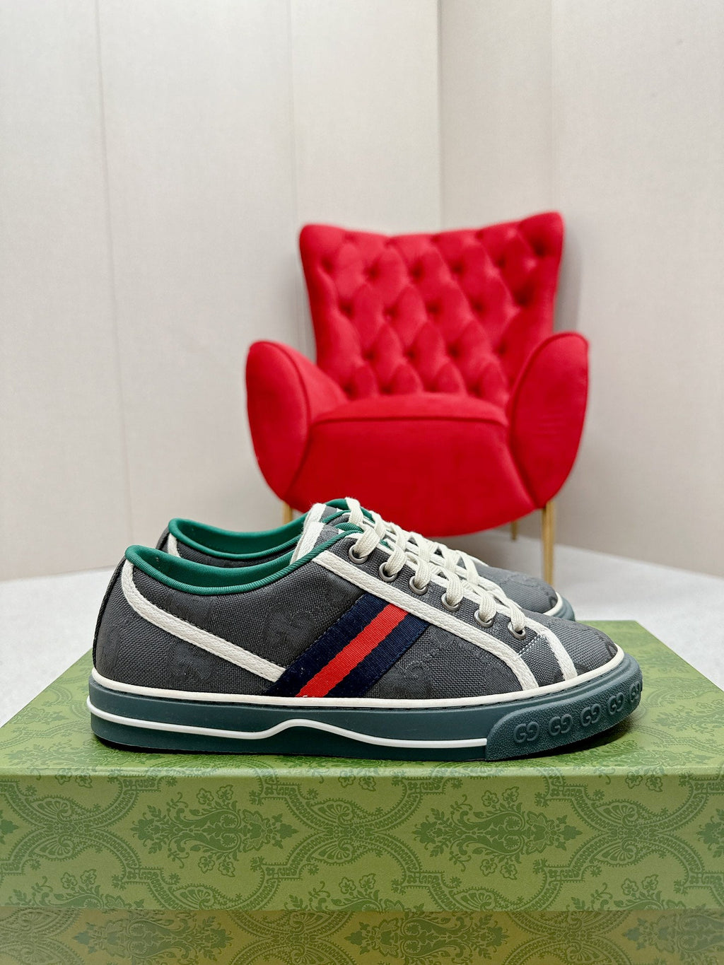 GUCCI 26S LOW TOP SNEAKERS IN DARK GREY CANVAS STYLE 20