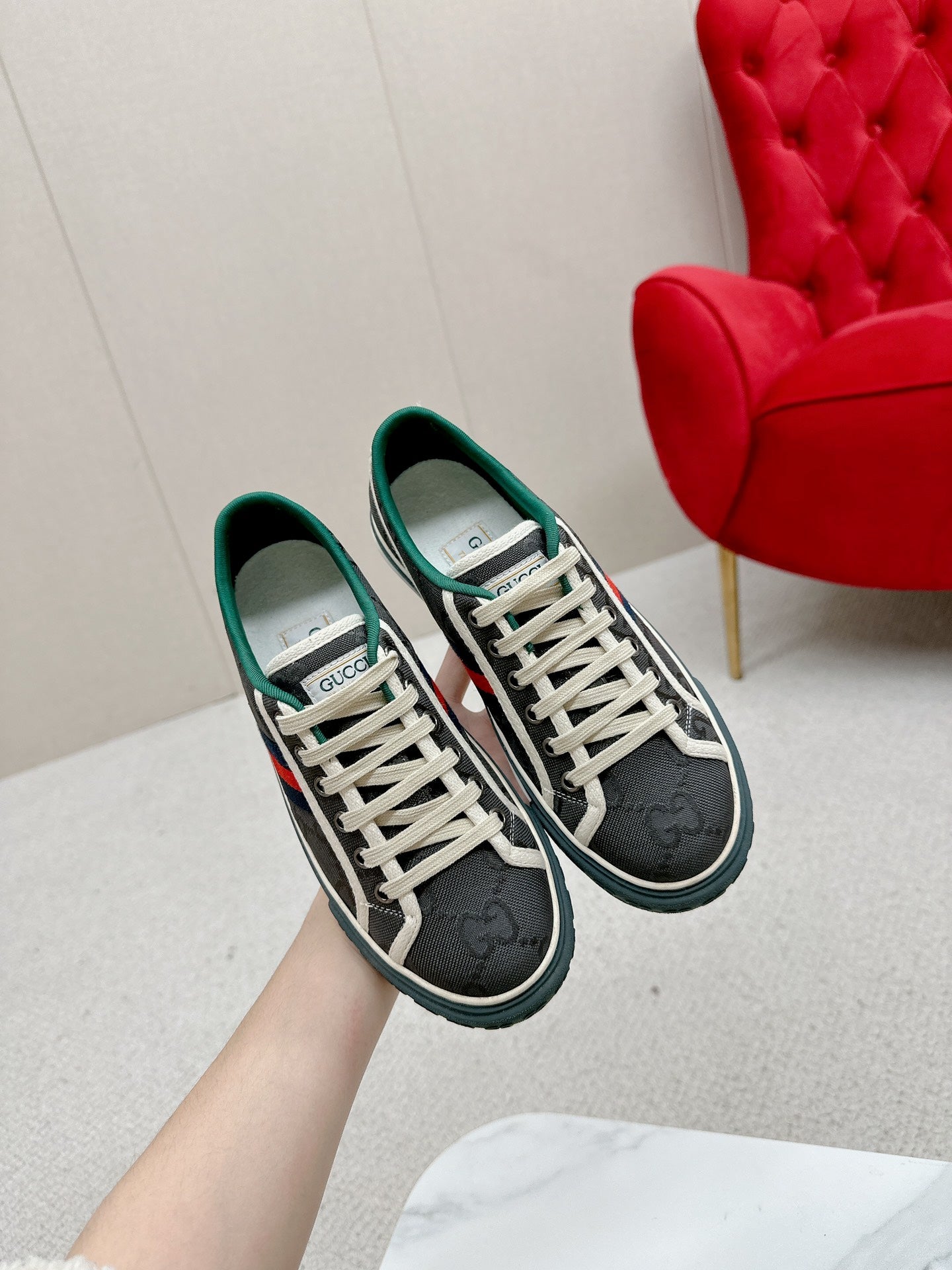 GUCCI 26S LOW TOP SNEAKERS IN DARK GREY CANVAS STYLE 20