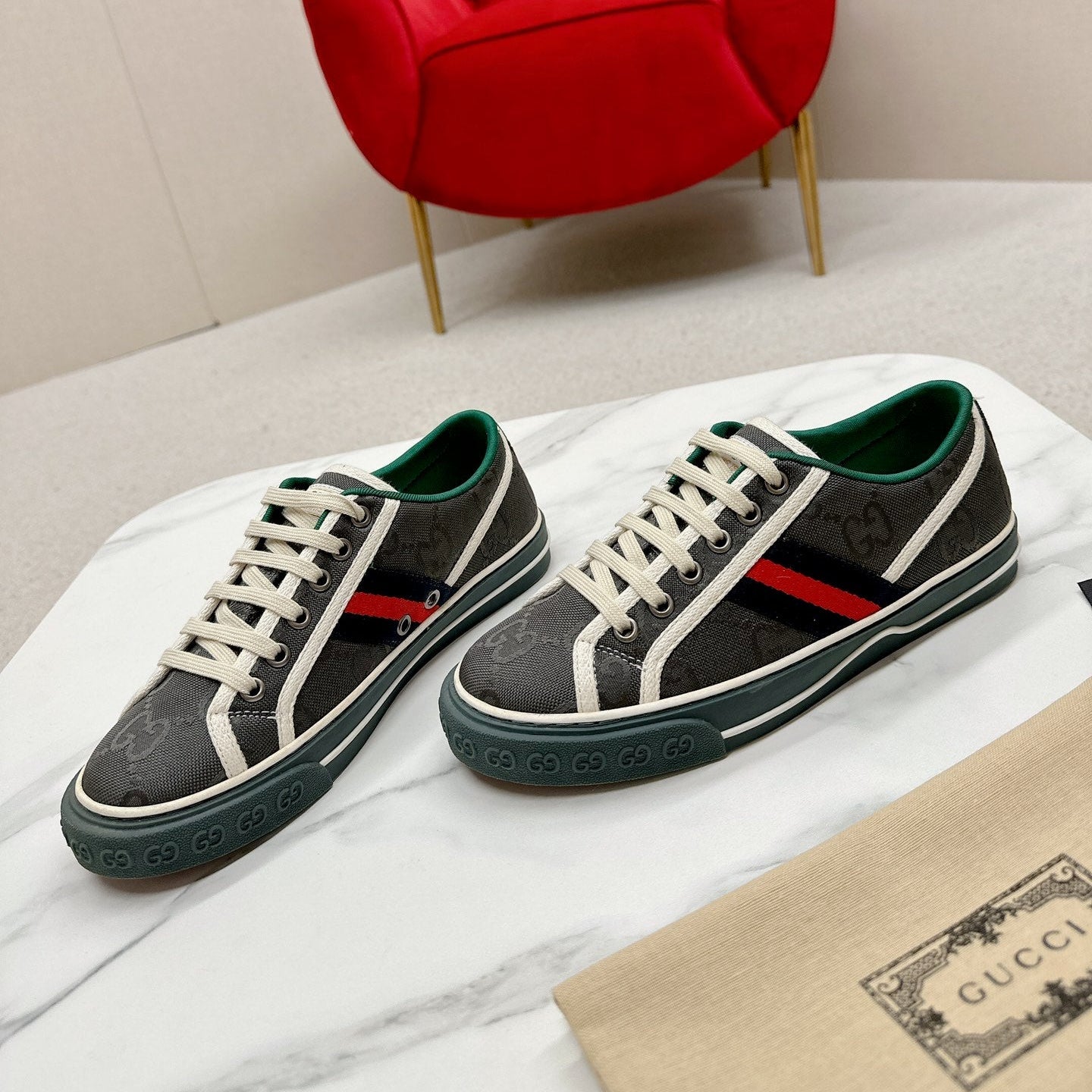 GUCCI 26S LOW TOP SNEAKERS IN DARK GREY CANVAS STYLE 20