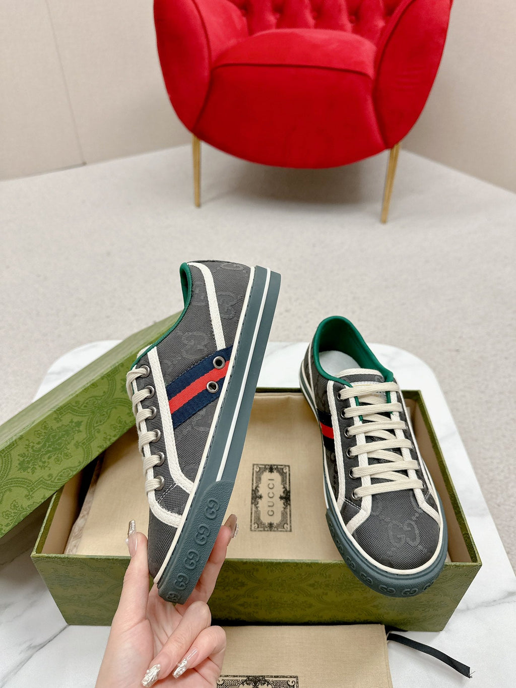 GUCCI 26S LOW TOP SNEAKERS IN DARK GREY CANVAS STYLE 20