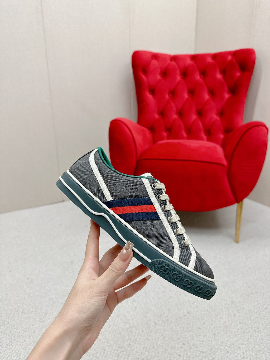 GUCCI 26S LOW TOP SNEAKERS IN DARK GREY CANVAS STYLE 20