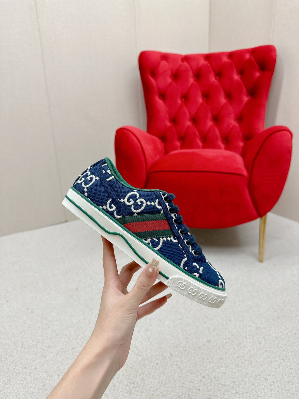 GUCCI 26S LOW TOP SNEAKERS IN DARK BLUE CANVAS STYLE 19