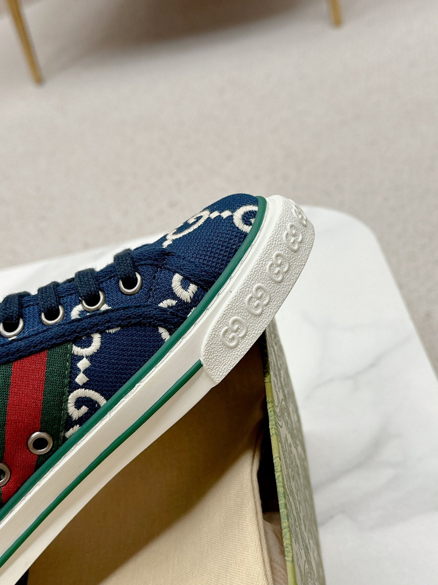 GUCCI 26S LOW TOP SNEAKERS IN DARK BLUE CANVAS STYLE 19