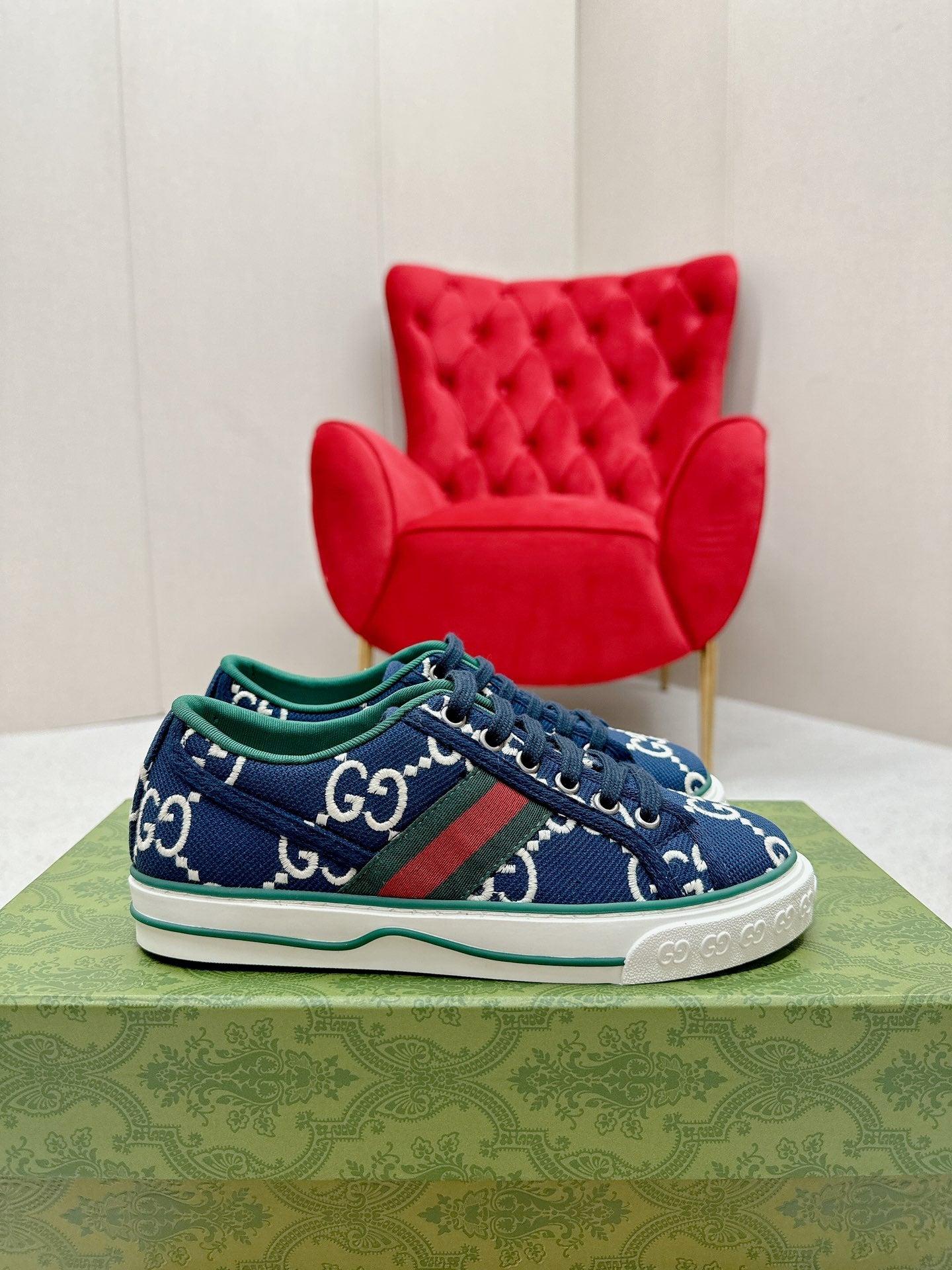 GUCCI 26S LOW TOP SNEAKERS IN DARK BLUE CANVAS STYLE 19