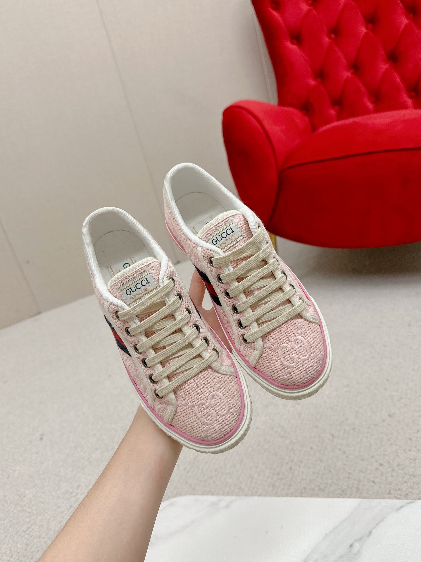 GUCCI 26S LOW TOP SNEAKERS IN LIGHT PINK CANVAS STYLE 09