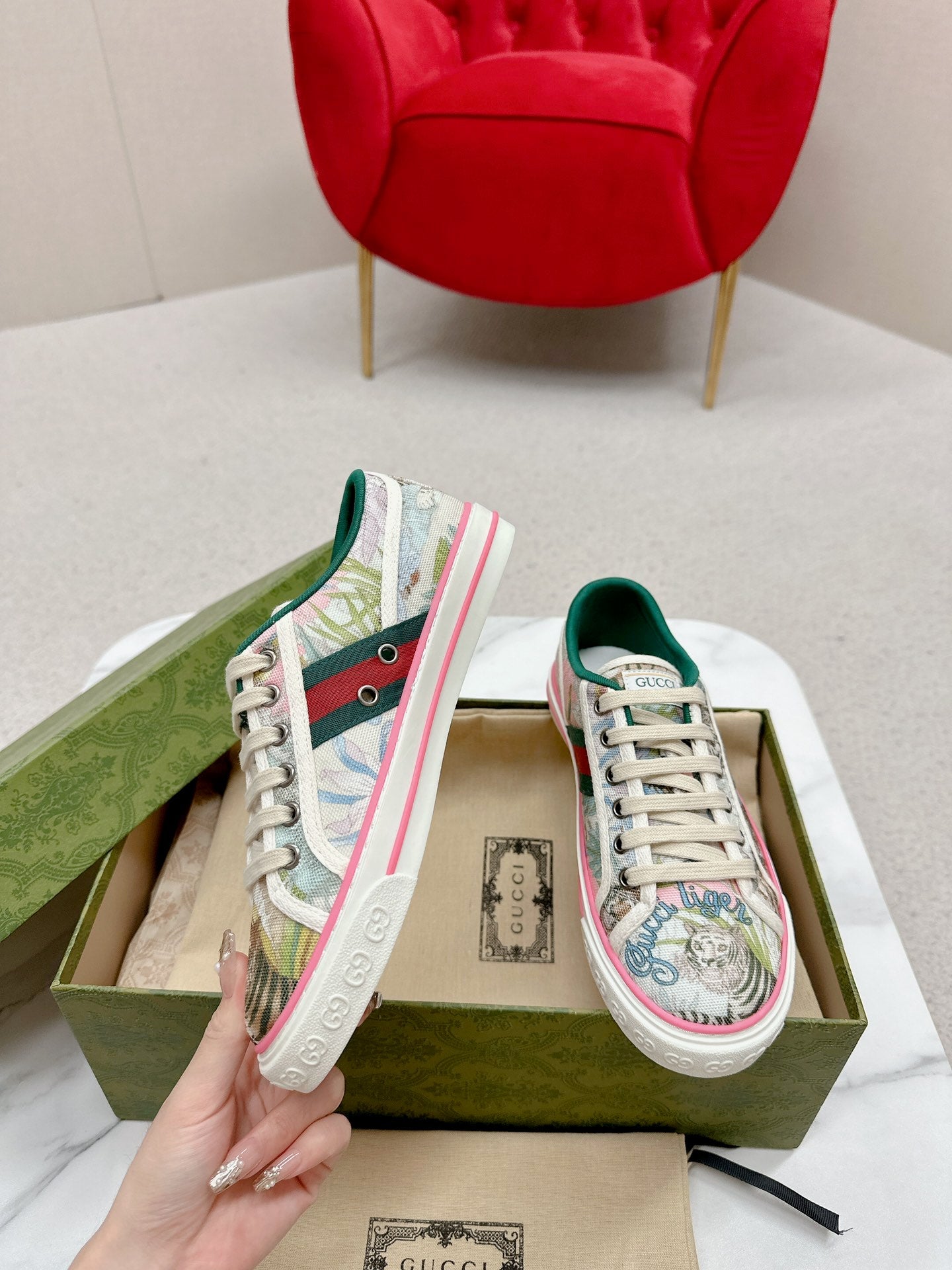 GUCCI 26S LOW TOP SNEAKERS IN MULTICOLOR CANVAS STYLE 26