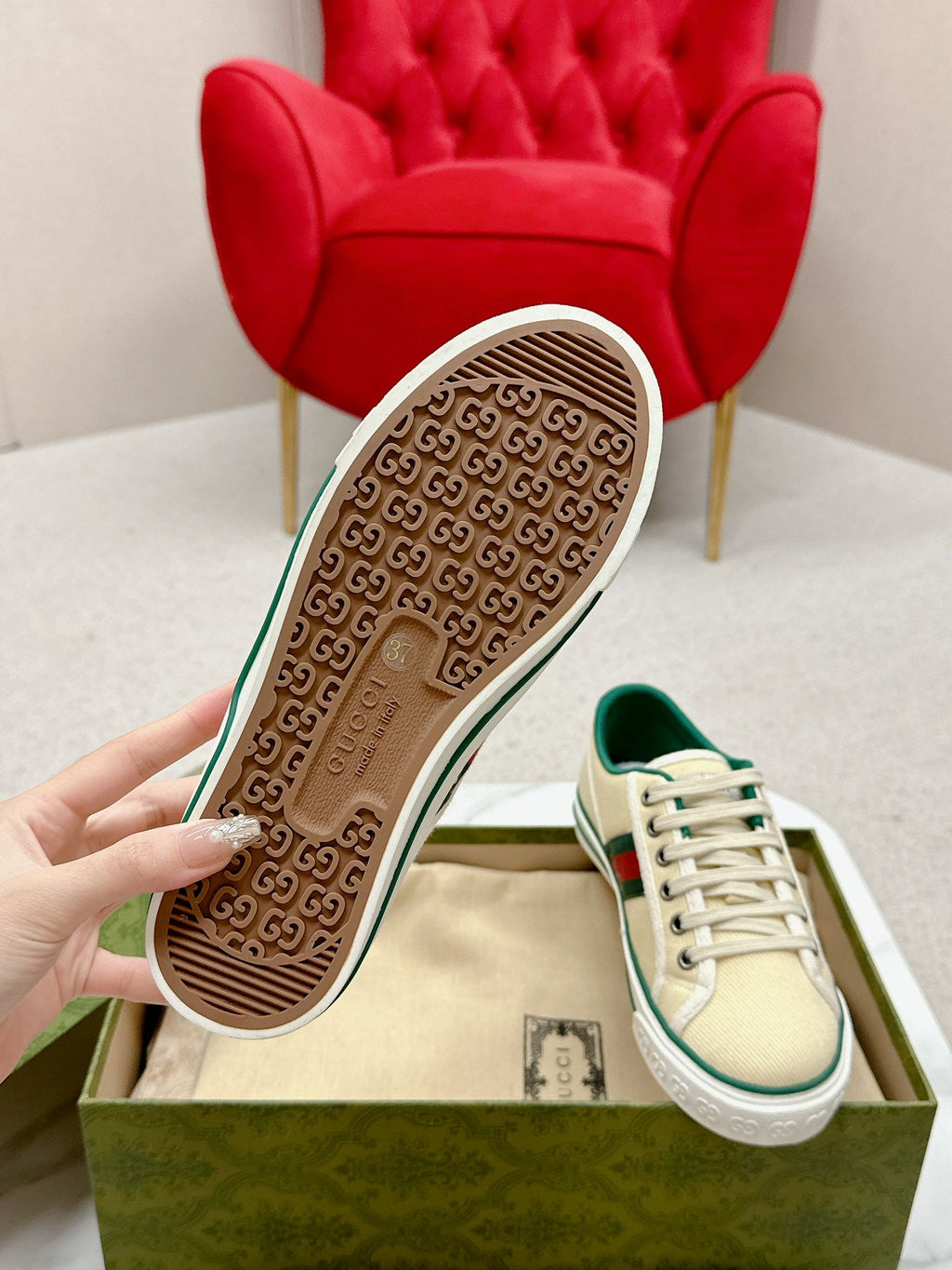 GUCCI 26S LOW TOP SNEAKERS IN LIGHT YELLOW CANVAS STYLE 14