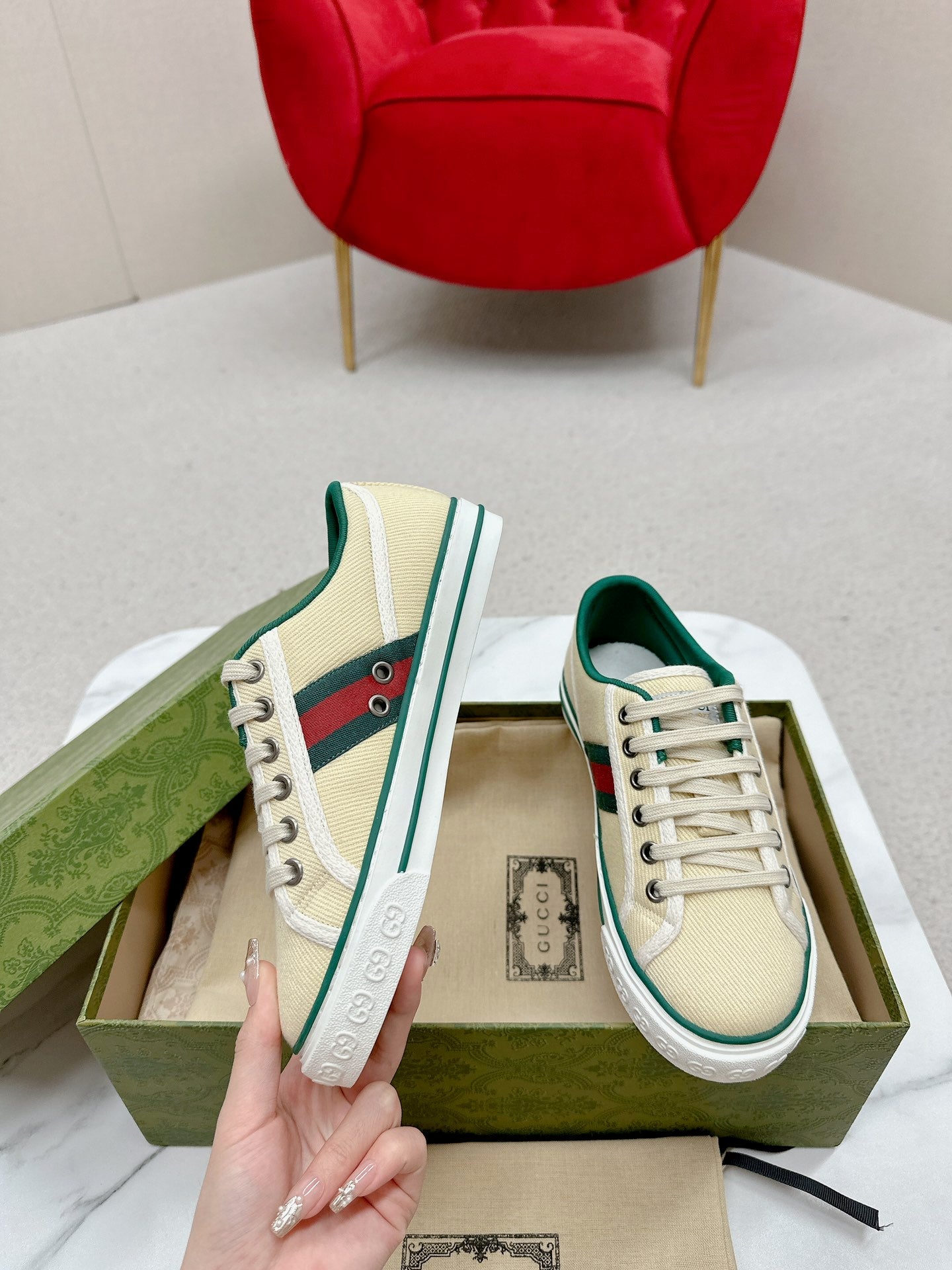 GUCCI 26S LOW TOP SNEAKERS IN LIGHT YELLOW CANVAS STYLE 14