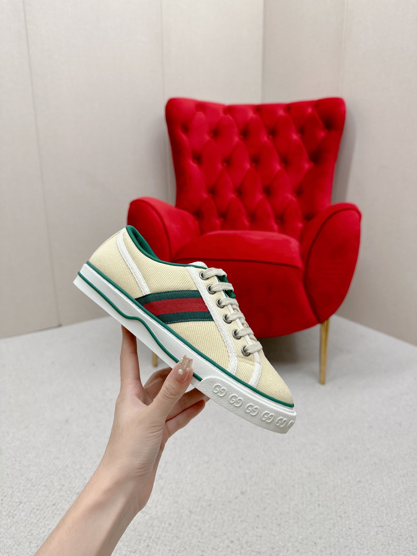 GUCCI 26S LOW TOP SNEAKERS IN LIGHT YELLOW CANVAS STYLE 14