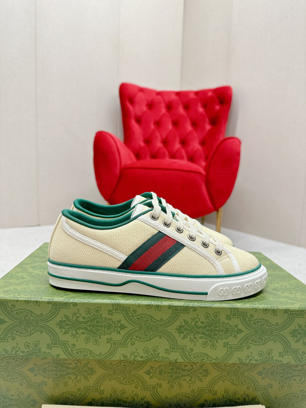 GUCCI 26S LOW TOP SNEAKERS IN LIGHT YELLOW CANVAS STYLE 14