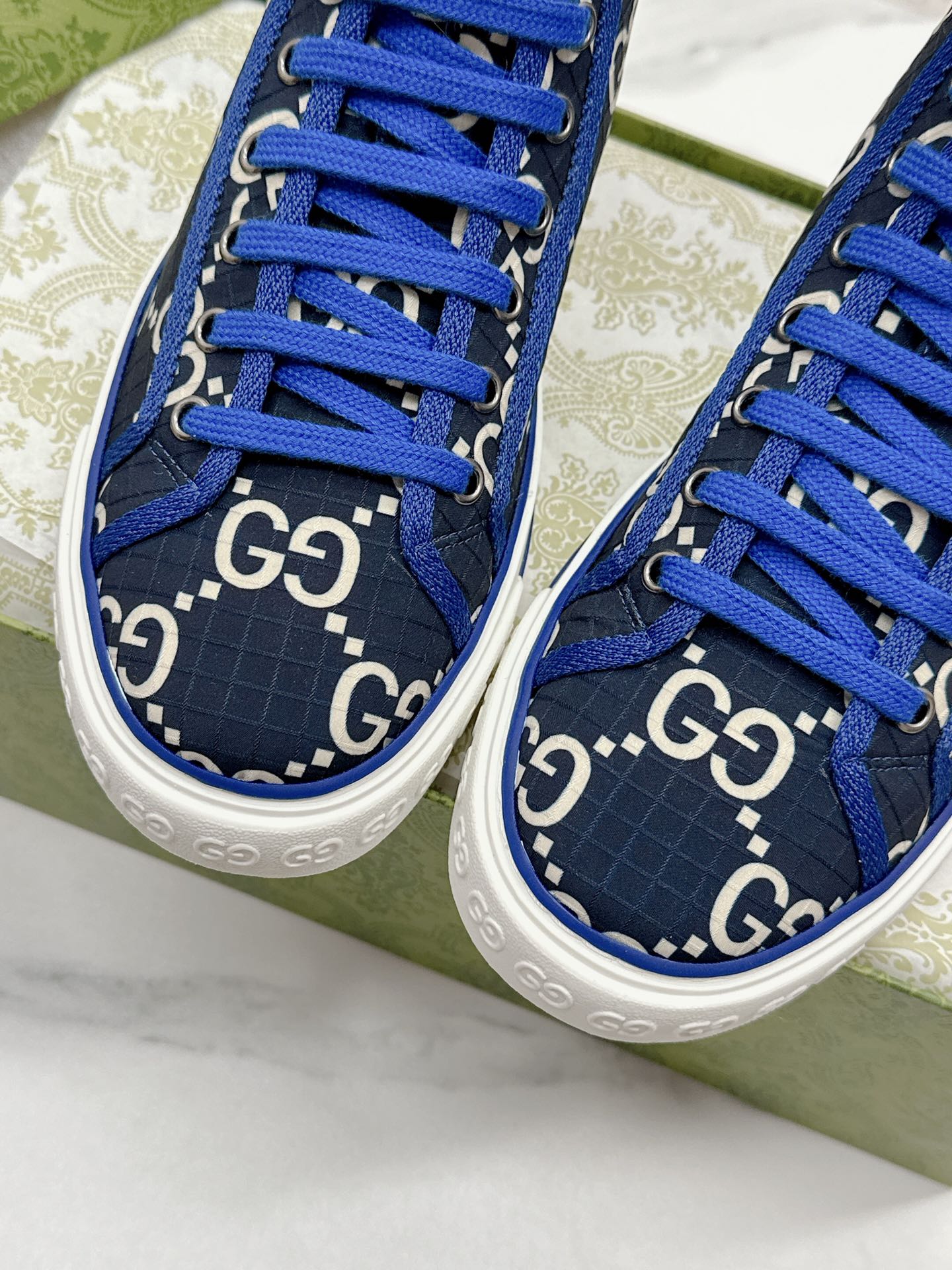GUCCI 26S HIGH TOP SNEAKERS IN BLACK BLUE GG MONOGRAM CANVAS