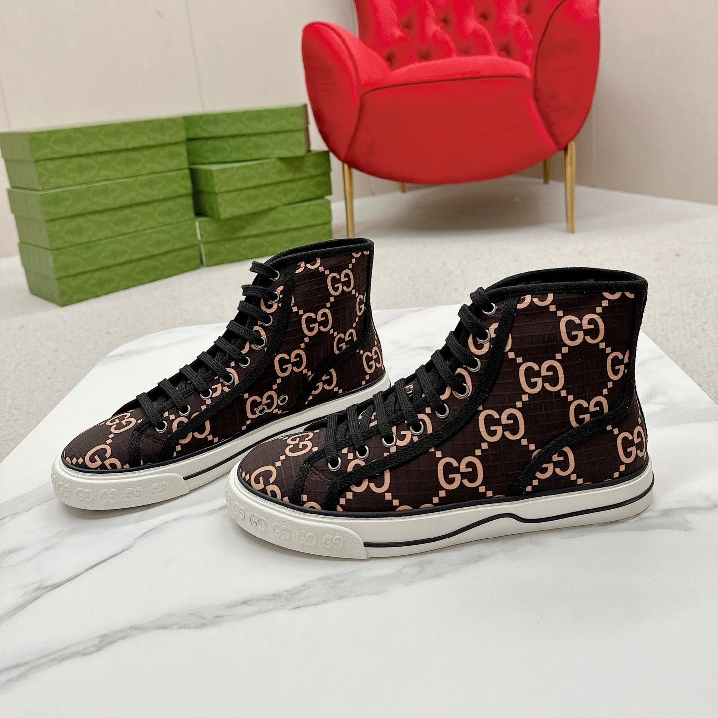 GUCCI 26S HIGH TOP SNEAKERS IN BROWN GG MONOGRAM CANVAS