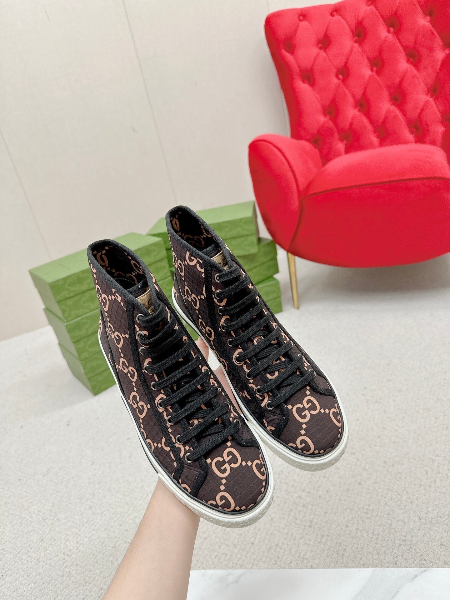 GUCCI 26S HIGH TOP SNEAKERS IN BROWN GG MONOGRAM CANVAS