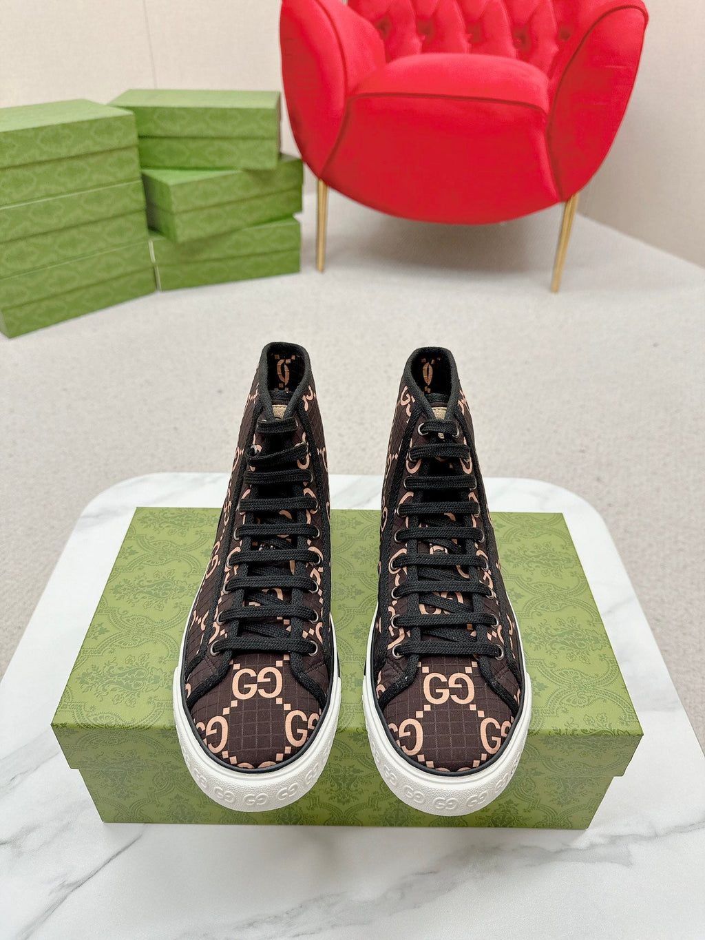 GUCCI 26S HIGH TOP SNEAKERS IN BROWN GG MONOGRAM CANVAS