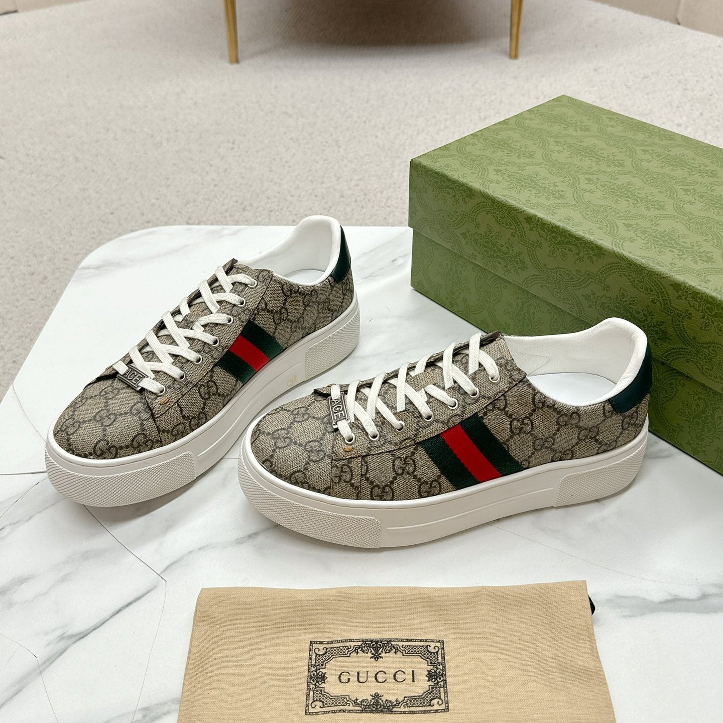 GUCCI 26S LOW TOP SNEAKERS IN BEIGE EBONY CANVAS STYLE 06