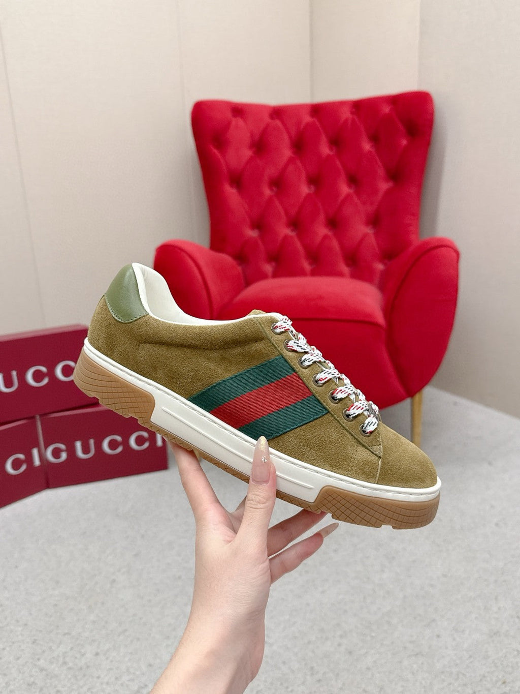 GUCCI 26S LOW TOP SNEAKERS IN OLIVE BROWN SUEDE STYLE 04