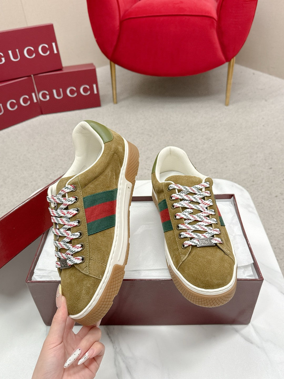 GUCCI 26S LOW TOP SNEAKERS IN OLIVE BROWN SUEDE STYLE 04