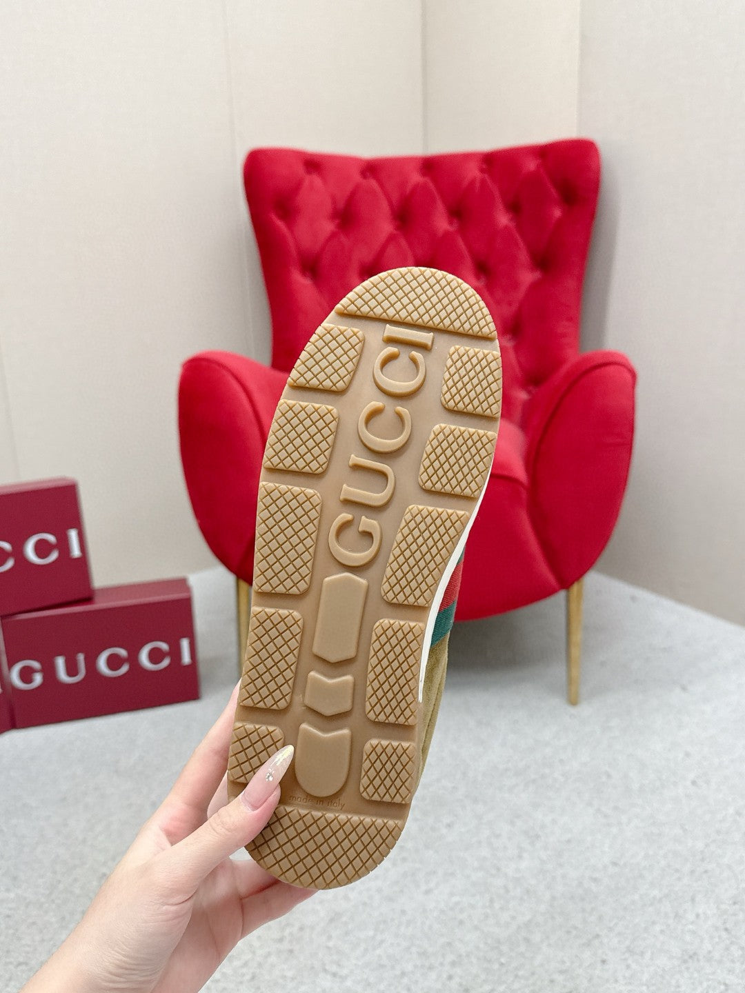 GUCCI 26S LOW TOP SNEAKERS IN OLIVE BROWN SUEDE STYLE 04