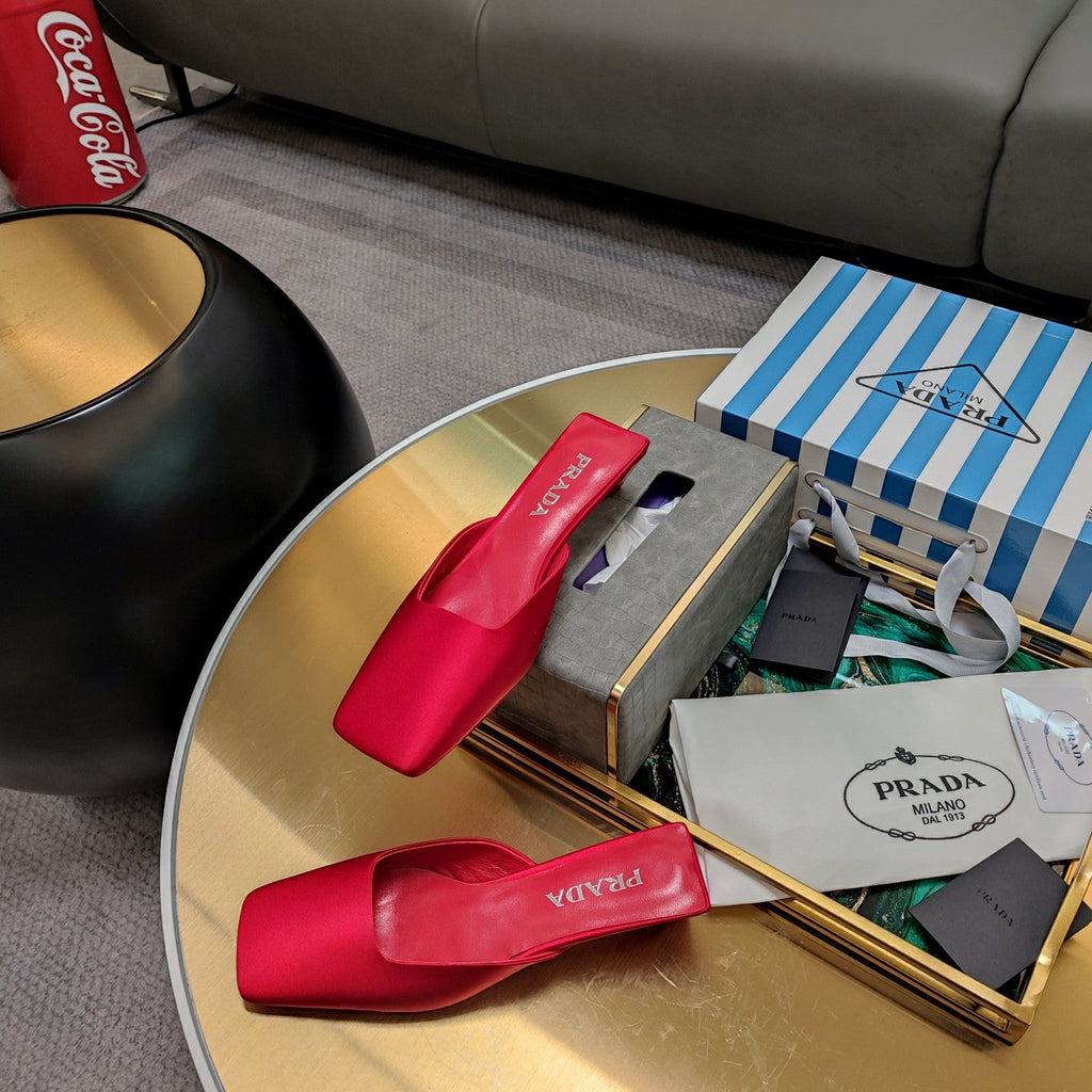PRADA 26S SQUARE TOE MULES 40MM IN DARK RED SATIN