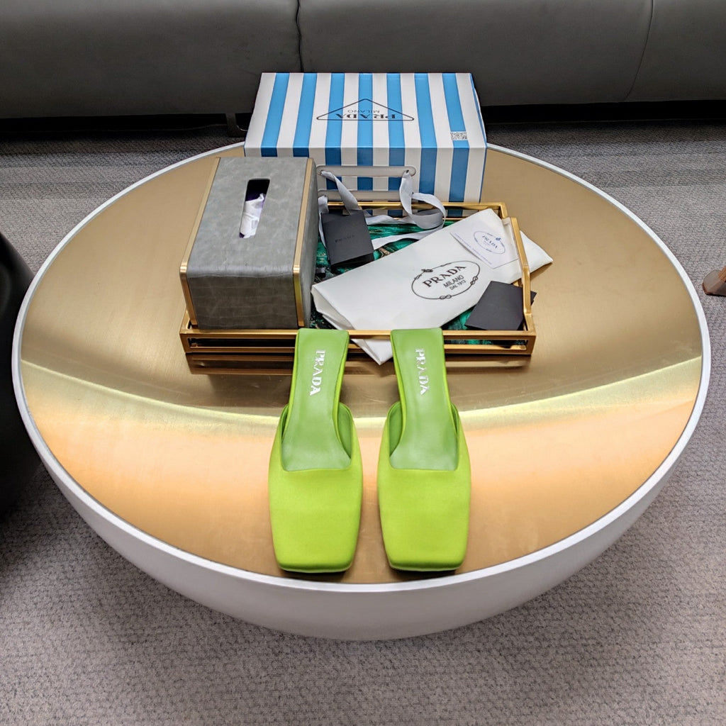 PRADA 26S SQUARE TOE MULES 40MM IN GREEN SATIN