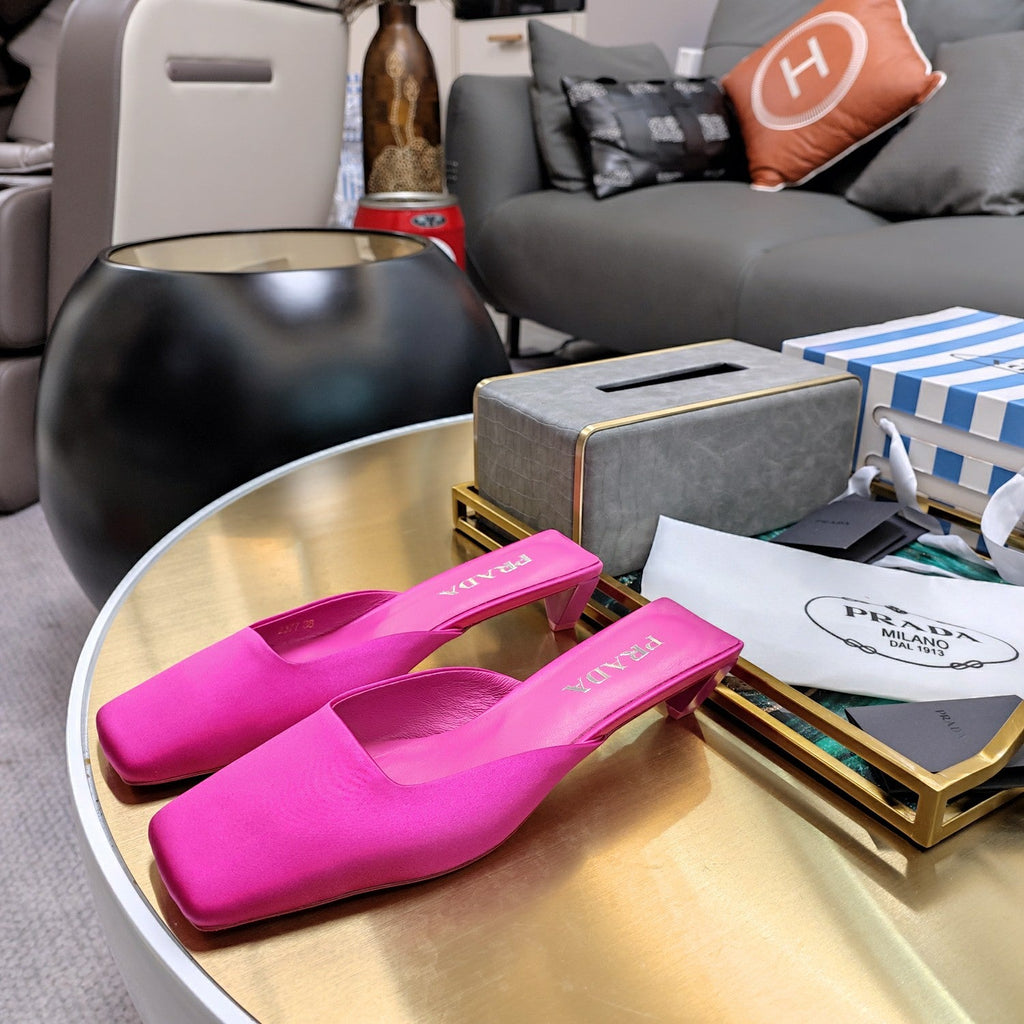 PRADA 26S SQUARE TOE MULES 40MM IN HOT PINK SATIN