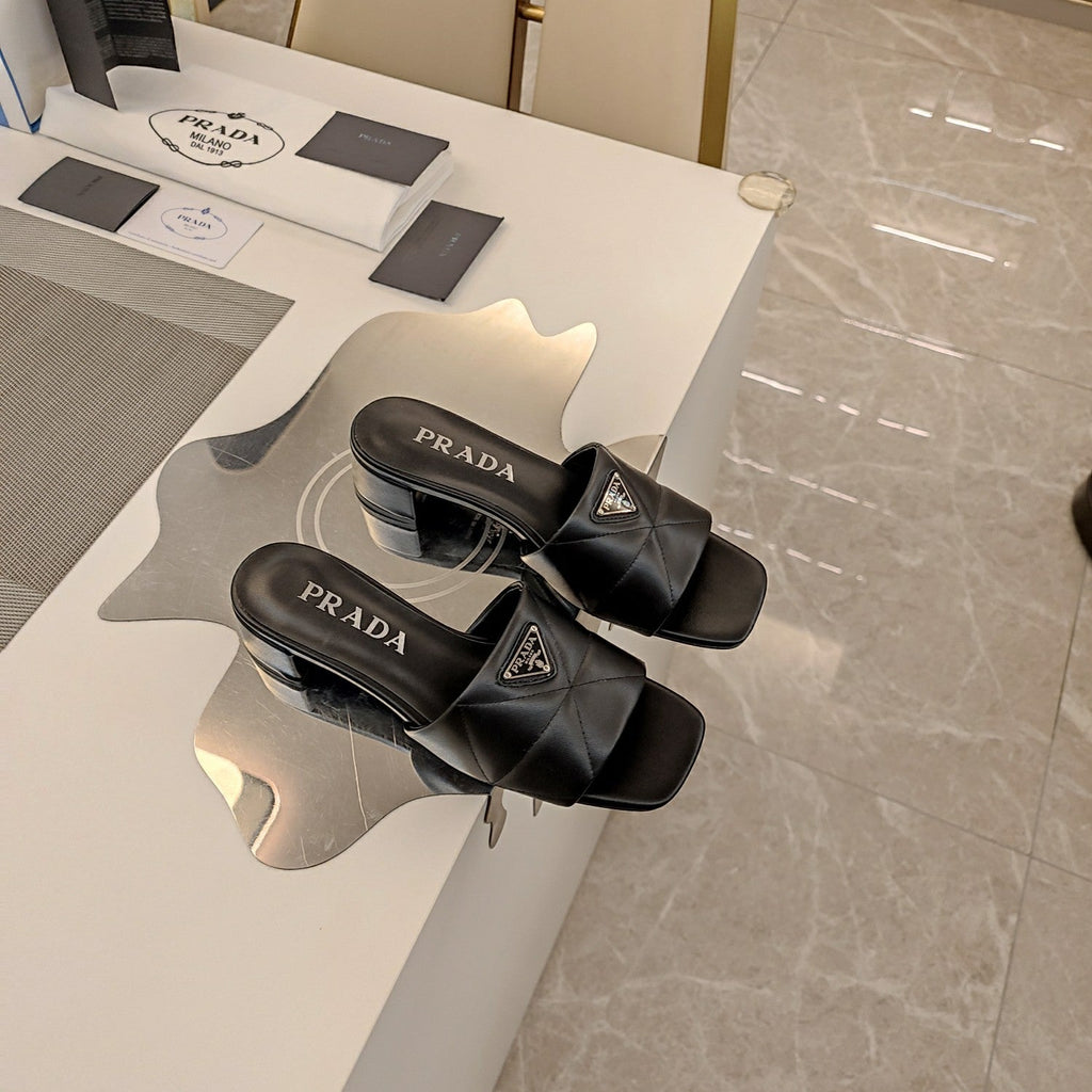 PRADA 26S LOW HEEL OPEN TOE MULES 45MM IN BLACK QUILTED CALFSKIN WITH LOGO