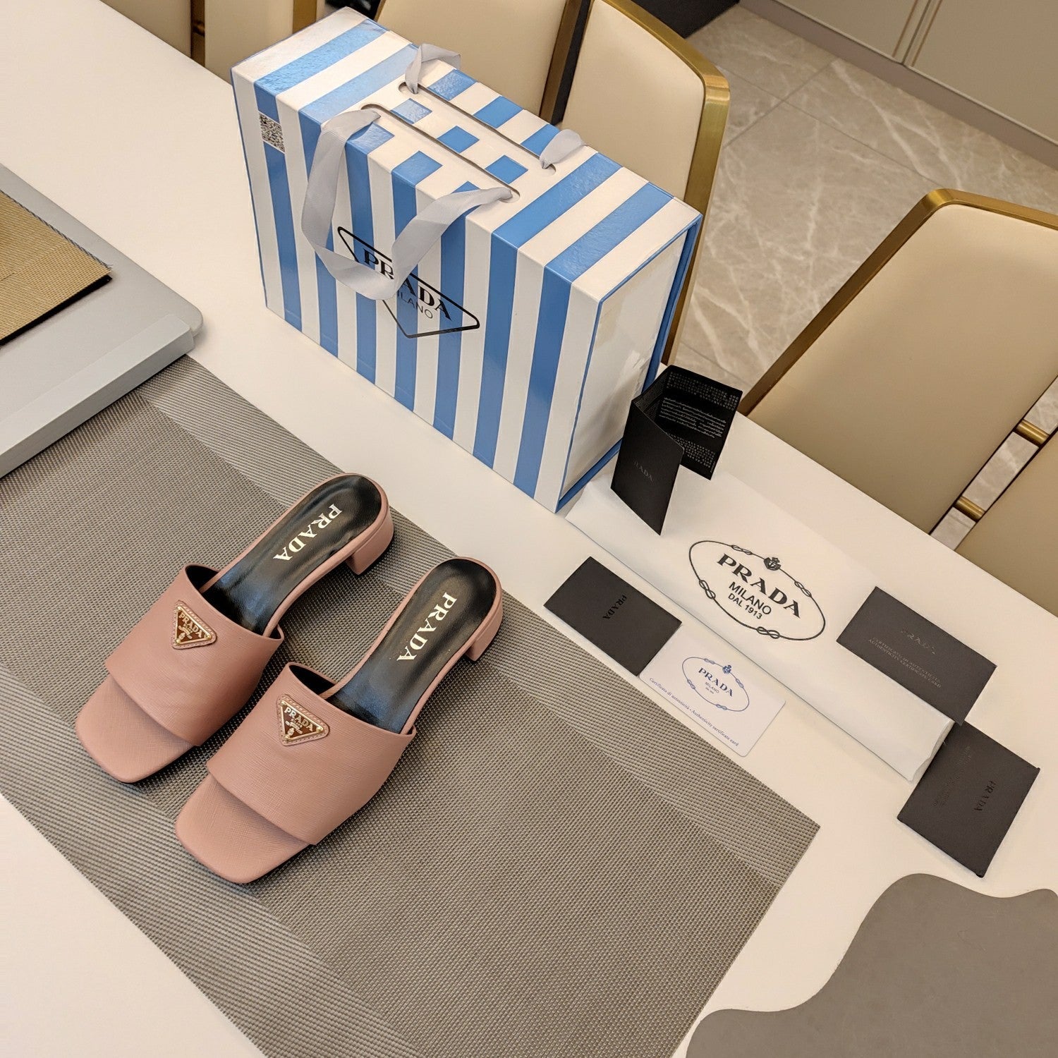 PRADA 26S OPEN TOE MULES 45MM IN BLUSH PINK SAFFIANO CALFSKIN WITH LOGO