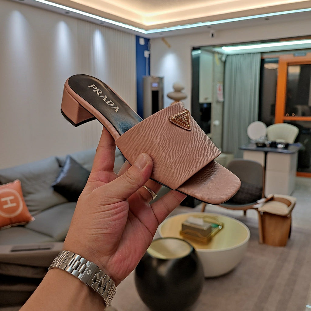 PRADA 26S OPEN TOE MULES 45MM IN BLUSH PINK SAFFIANO CALFSKIN WITH LOGO