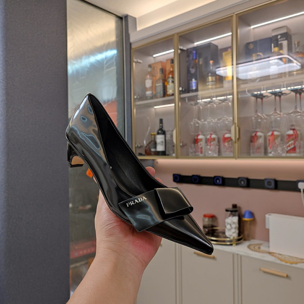 PRADA 26S POINTED TOE PUMPS 45MM IN BLACK CALFSKIN